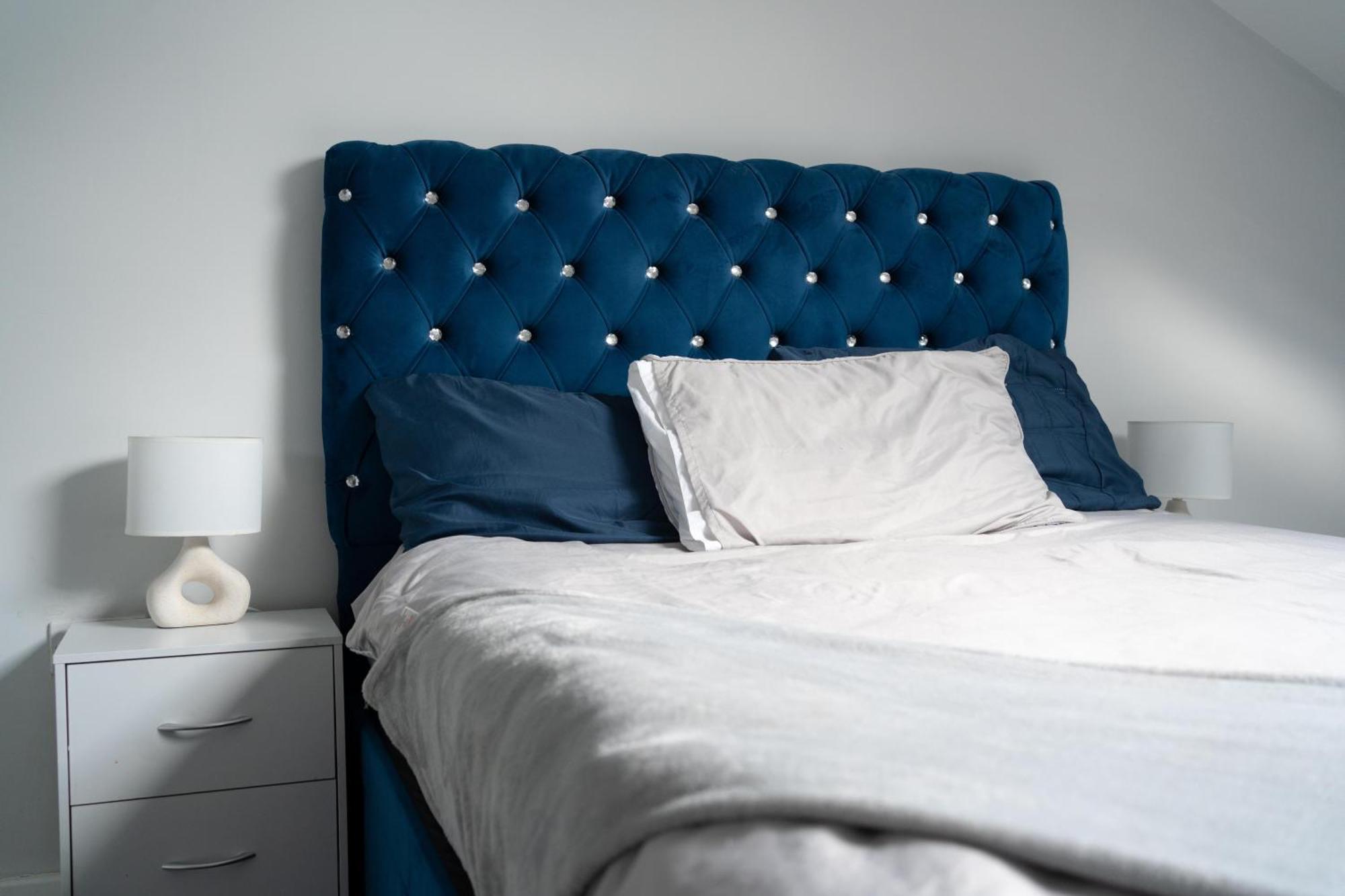 The Luxe By Waggoner Aparts 2 Bedroom! Bradford  Esterno foto